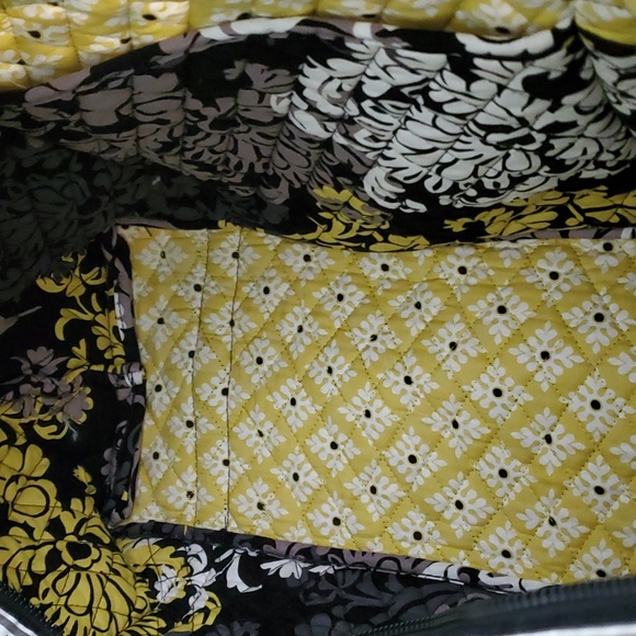 VERA BRADLEY retired pattern overnight/travel bag set - Picture 6 of 8